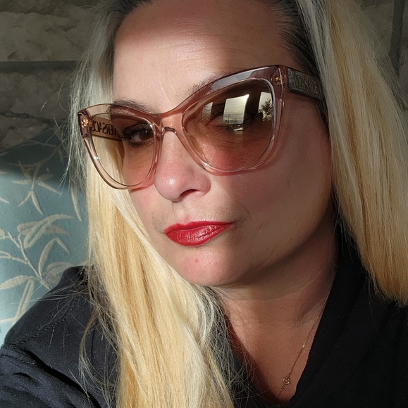 Meet your Posher, Kathy - Picture 8 of 8